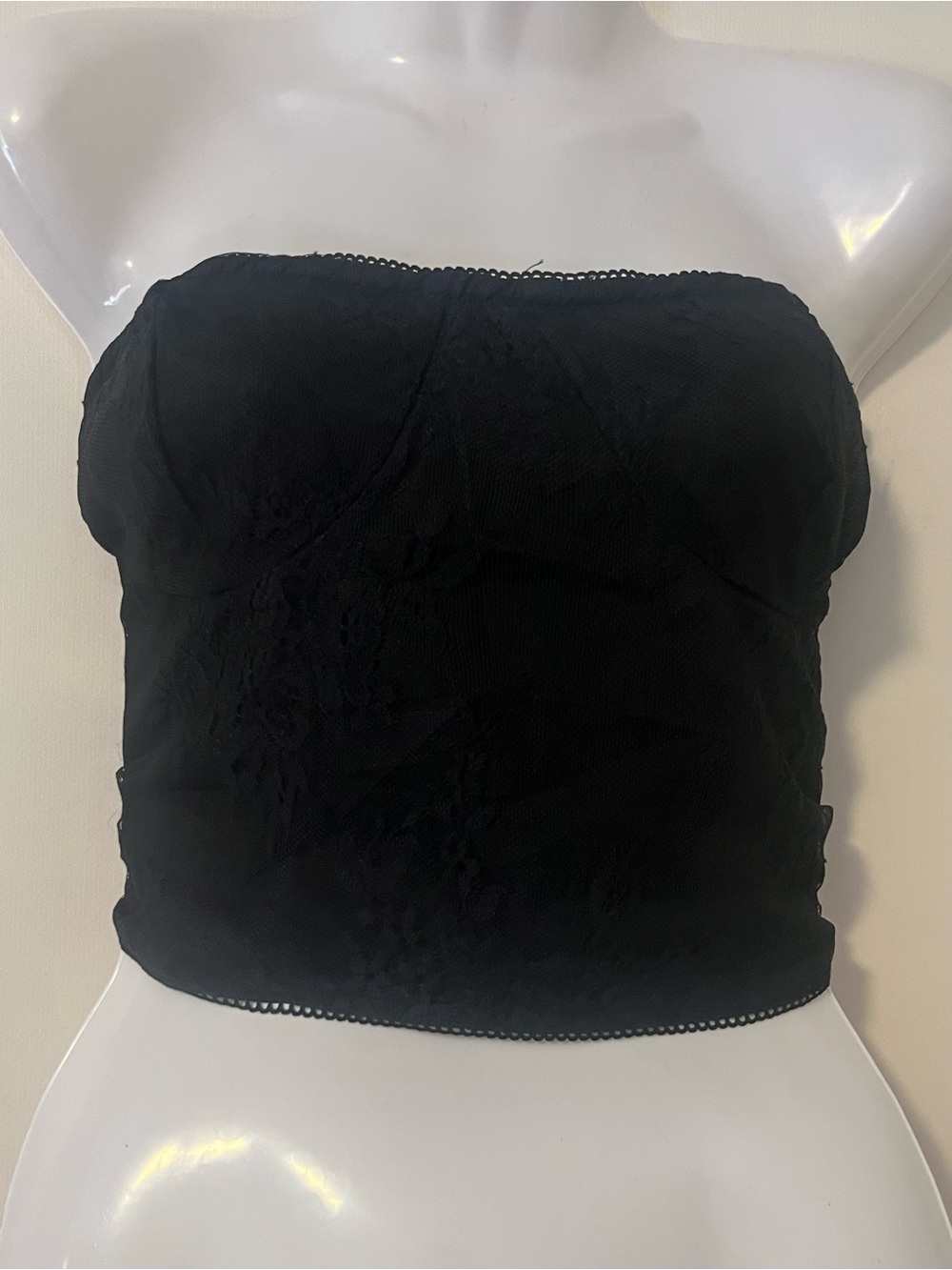 PrettyLittleThing Black Lace Cup Detail Bandeau Top Plus 16 NWT